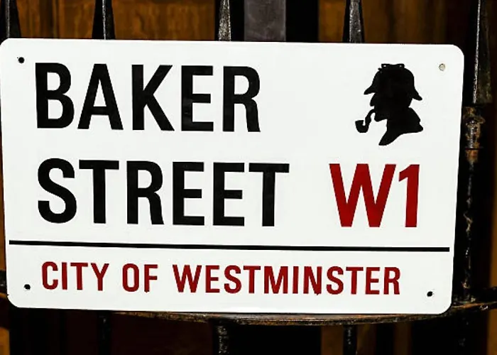 Baker Street 아파트호텔 발라톤알마디